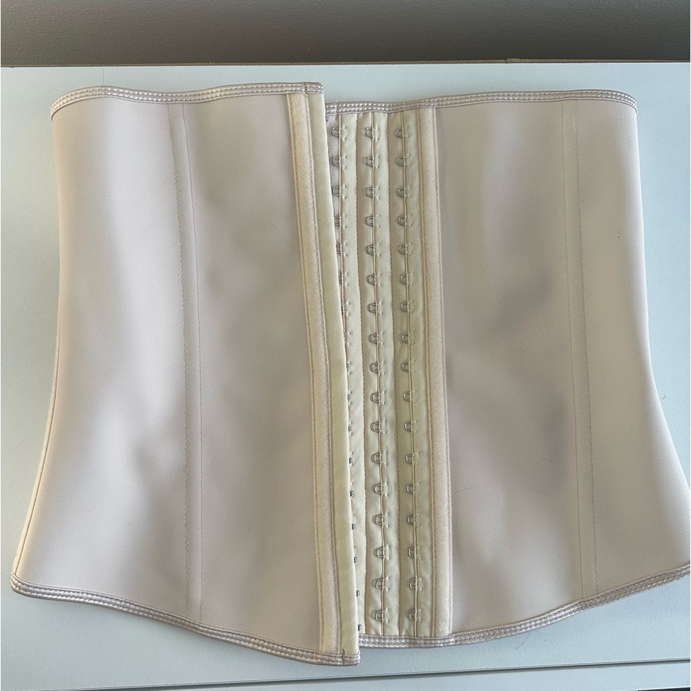 NWOT * YIANNA Waist Trainer - Size Large